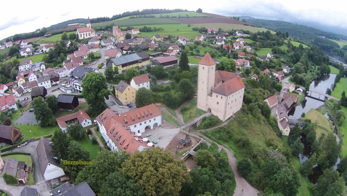 Luftaufnahme Jugendherberge Trausnitz - links unten "Bezzelhaus"